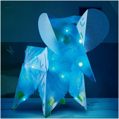 888001 3 Moonlight Elephant Safari includes 40 Creatto pieces, a string of 20 LED lights, and assembly instructions to build an elephant, kangaroo, safari lantern, and fox, but the possibilities are limited only by your imagination! What will you create?
